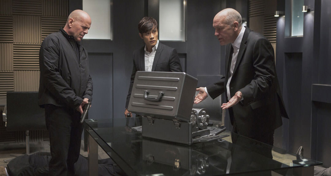 RED 2 (2013)
